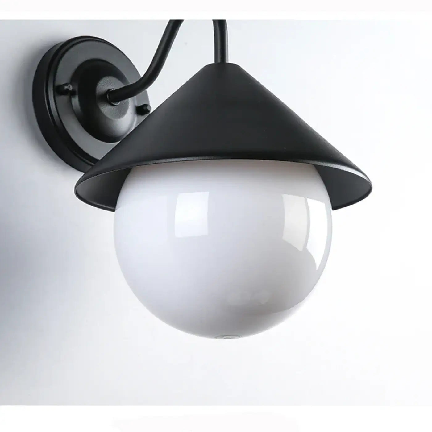 applique-murale-exterieur-globe-suspendu-moderne-5