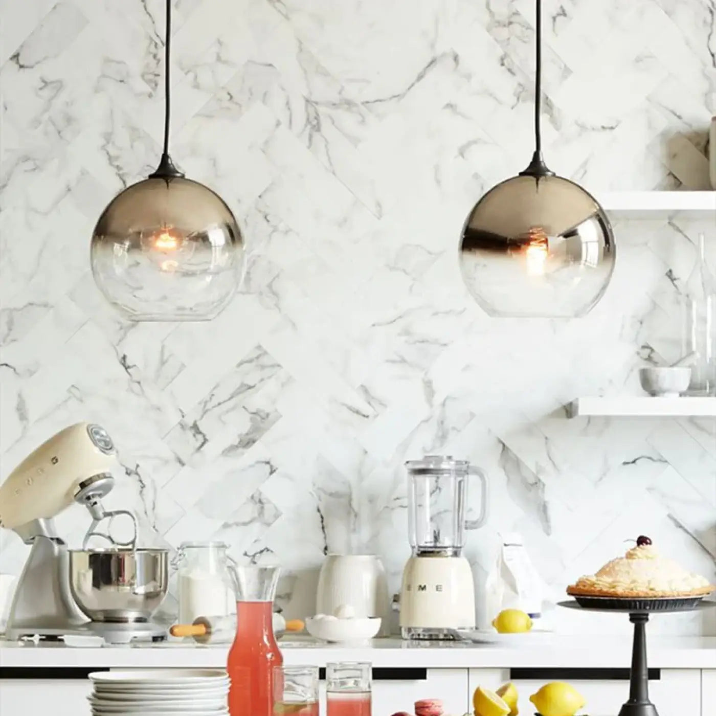 Suspension luminaire salon salle a manger boule verre teinte